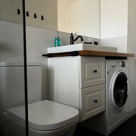 Basil Street - Free Parking *