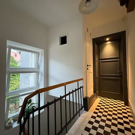 Basil Street - Free Parking *