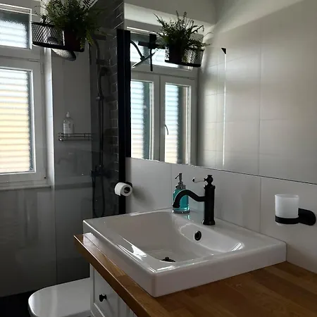 Διαμέρισμα Basil Street - Free Parking Σίμπενικ