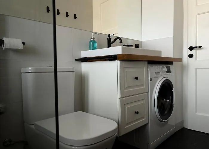 Basil Street - Free Parking *